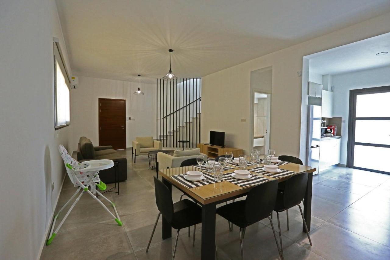 Villa Yria Coral Bay Buitenkant foto