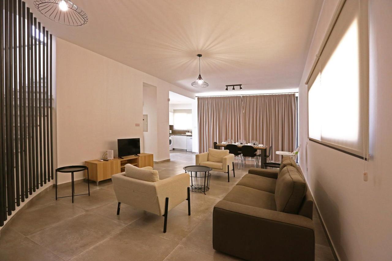 Villa Yria Coral Bay Buitenkant foto