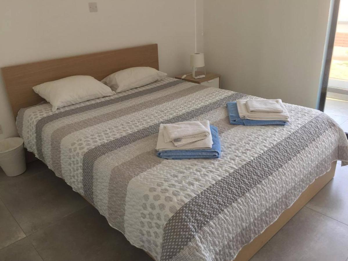 Villa Yria Coral Bay Buitenkant foto
